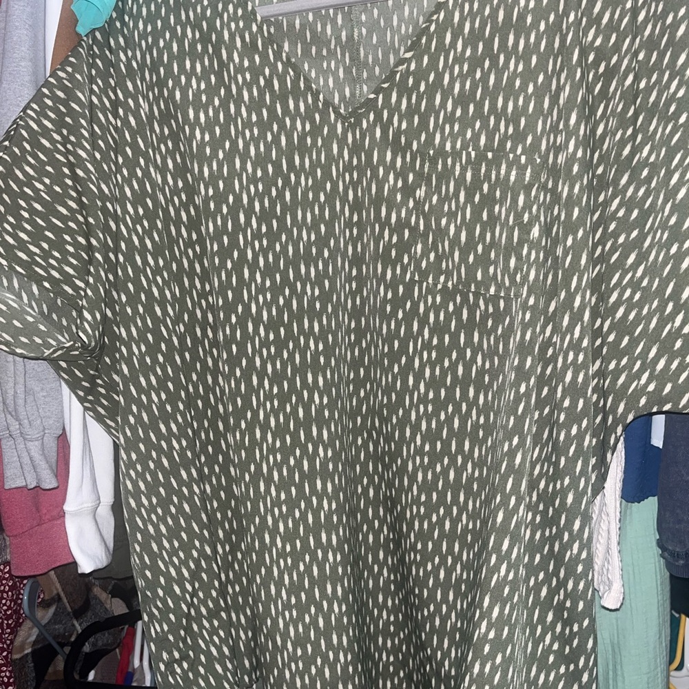 HP ✨ NEW Jodifl Green Oversized Top - Picture 5 of 8